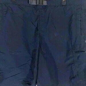 Columbia men’s 9” short size Large